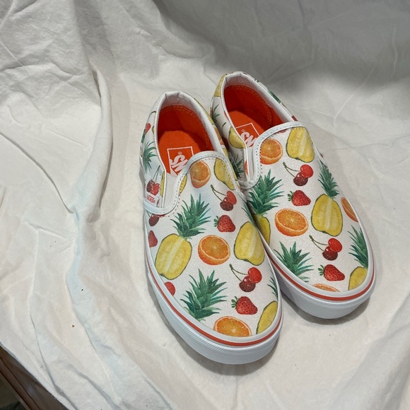 New VAN'S CLASSIC SLIP ON SHOES GLITTER WHITE Women’s 7 Men’s 5.5 "FRUITY" - Picture 1 of 10